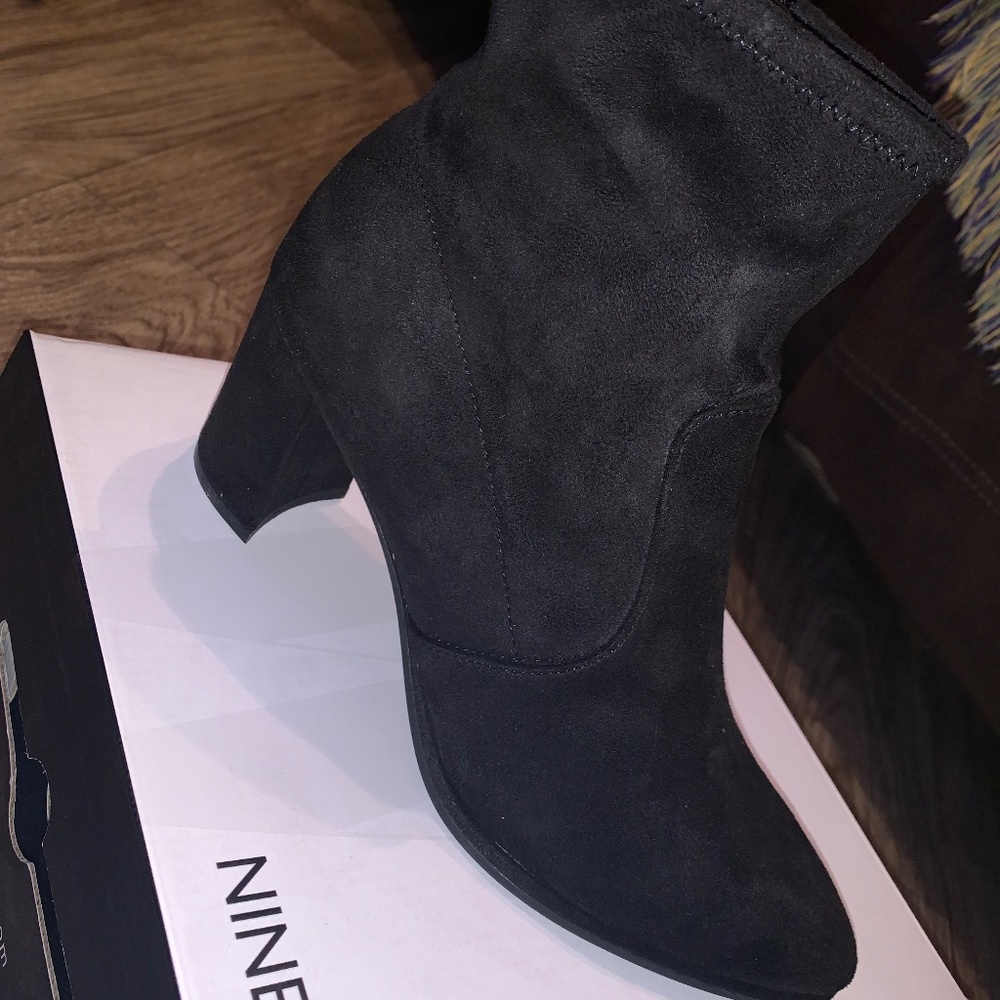 Nine West 8M LUELLA2 black fabric ankle booties